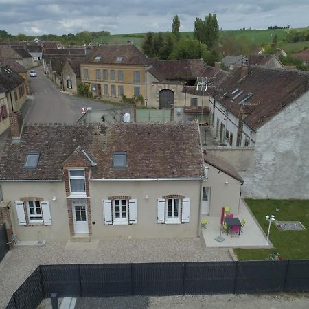 Au 24 Vila Villiers-Louis Exterior foto