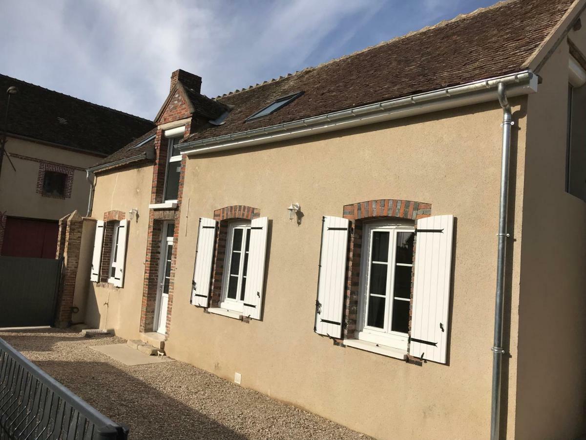 Au 24 Vila Villiers-Louis Exterior foto
